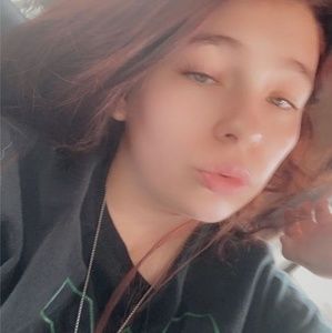 Meet your Posher, Della